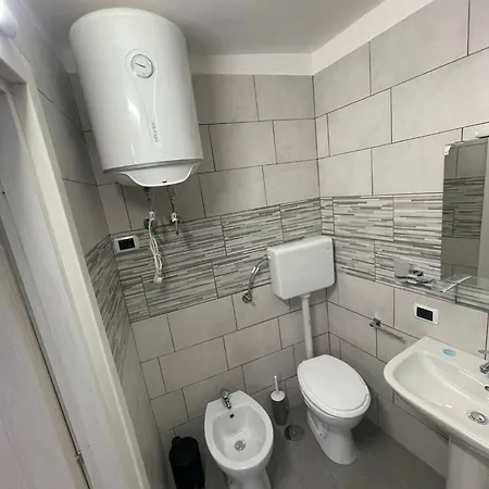 House * Νάπολη